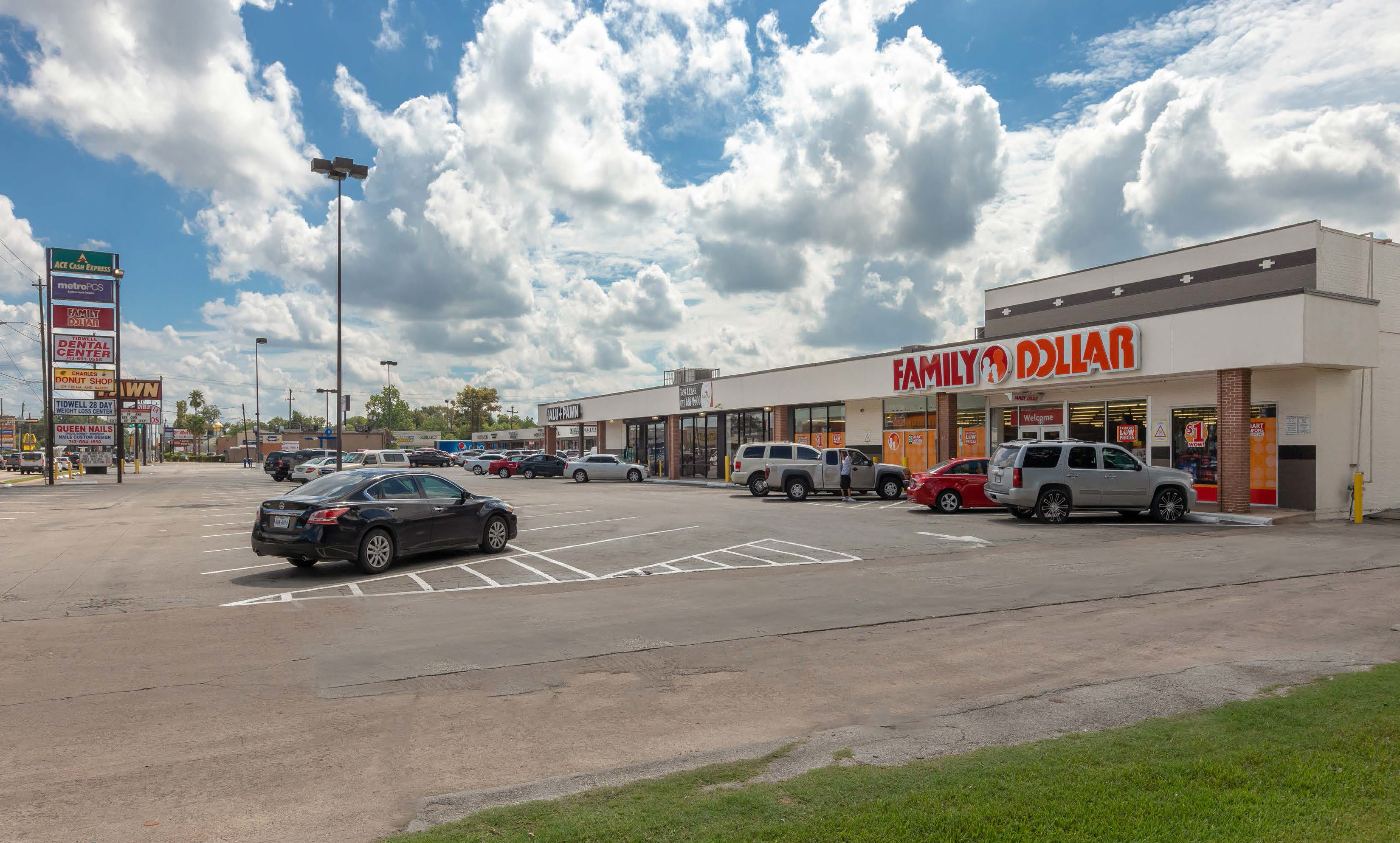 900 E. Tidwell, Houston, Texas 77022 Tidwell Place